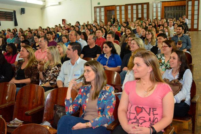 Palestra Liderança e Desenvolvimento Pessoa reuniu mais de 550 pessoas