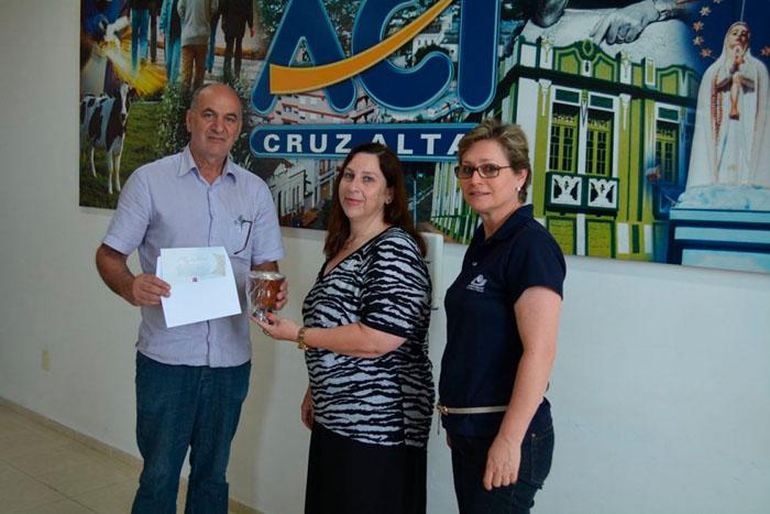 ACI recebe agradecimento da Unicruz pela participação no Conselho Curador