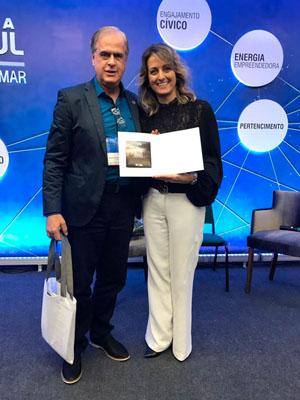 Emerson com a presidente da Federasul Simone Leite